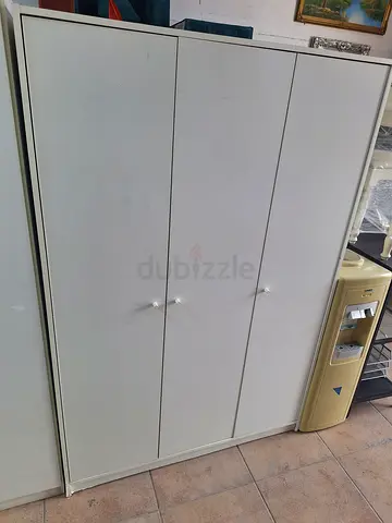 3 door wardrobe