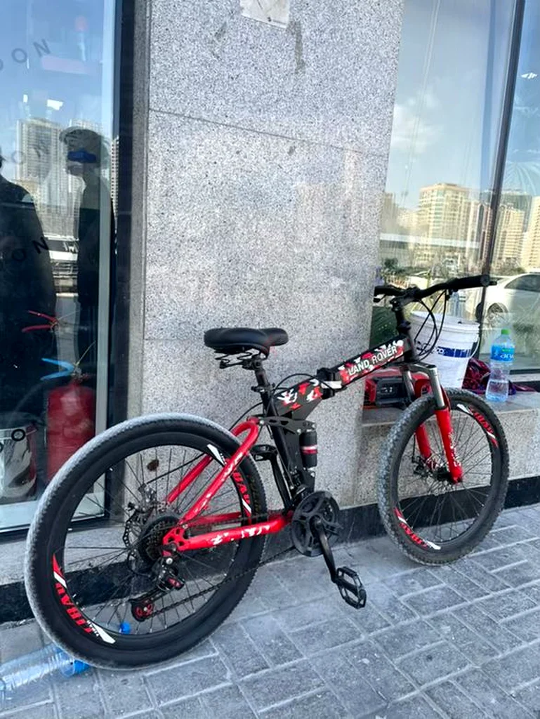 Land Rover Cycle Urgent Sale (Price negotiable)63169471820033111