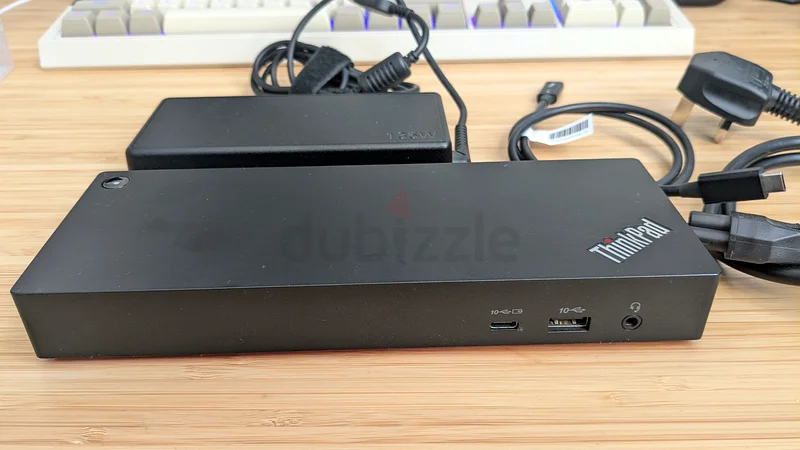 Lenovo docking station - Thunderbolt 463256596888963111