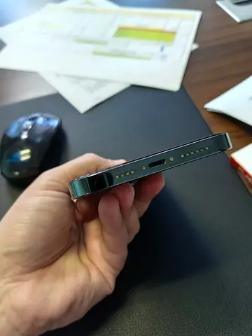 Sleek and Stylish 13pro max 256 Mobile Phone for Sale!