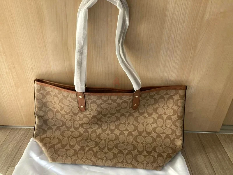 حقيبة يد نيويورك كوش - حالة جديدة تمامًا!62931670654210111