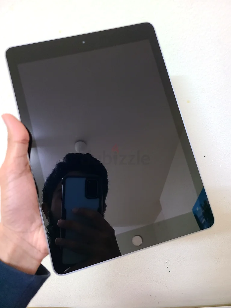 iPad 6th Gen - 128 GB in Excellent Condition63214896748033111