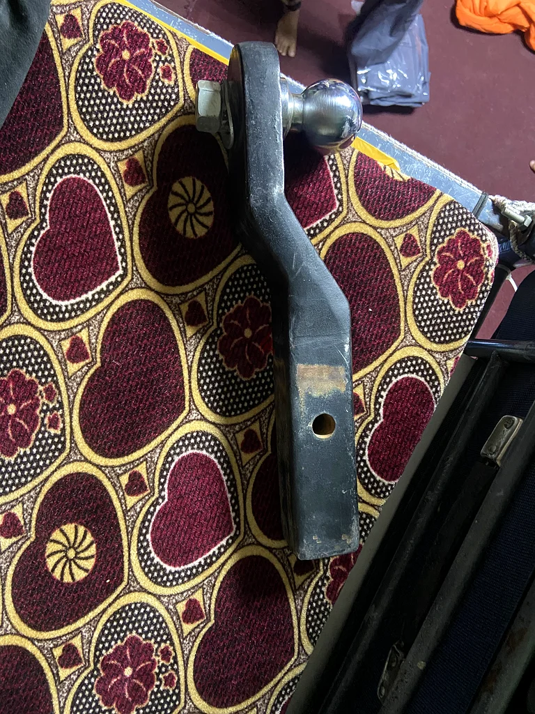 Nissan petrol original tow hitch63246749132930112
