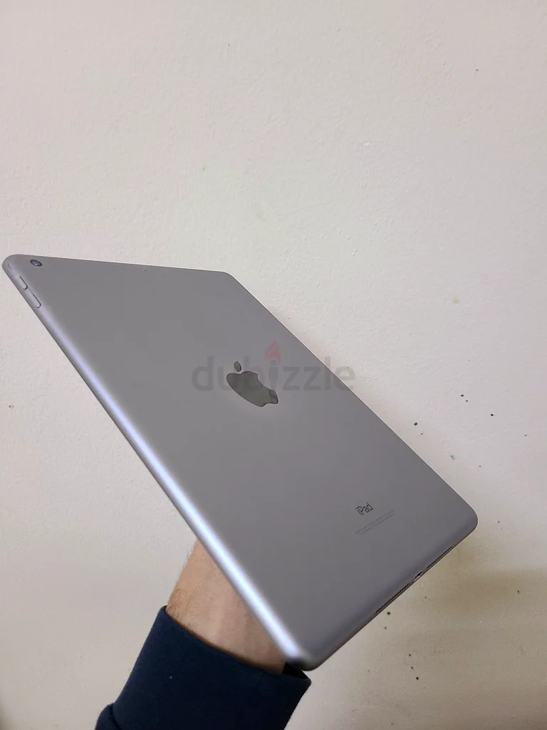 iPad 6th Gen - 128 GB in Excellent Condition63214896748033114