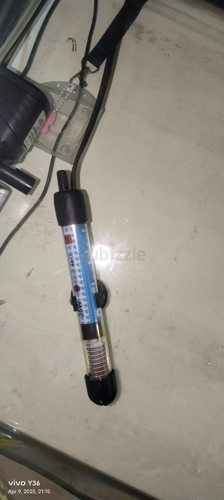 حوض أسماك مع طاولة63173152084866111