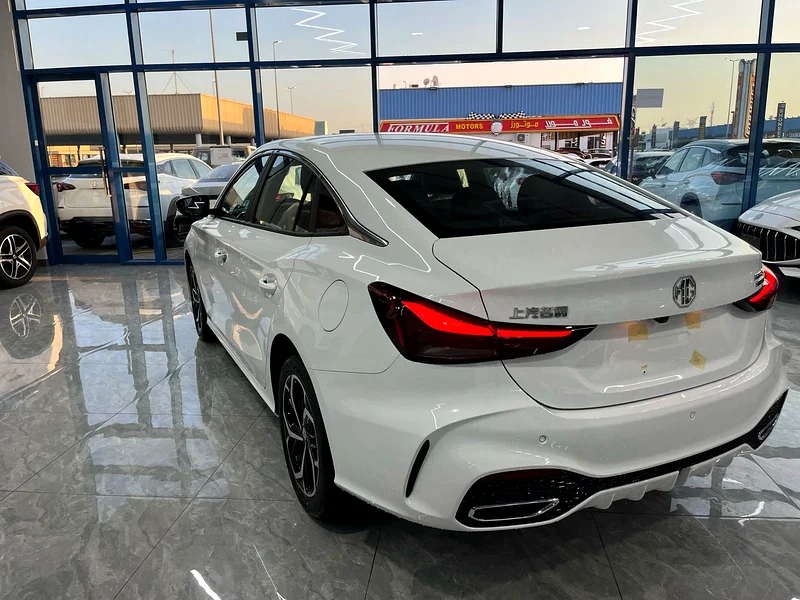 MG5 الفاخرة 2025 1.5T بيضاء63177100349441114