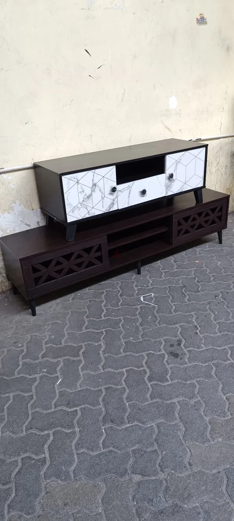 وحدة تلفزيون جديدة بالكامل للبيع62864708093315117