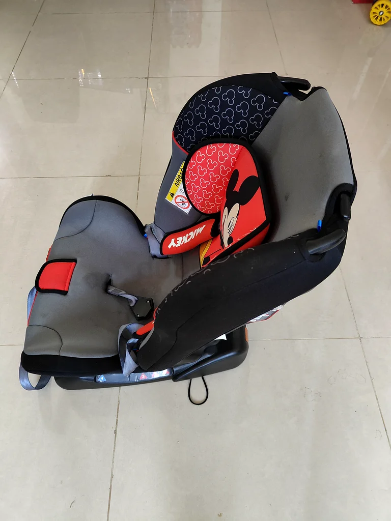 Adorable Mickey Mouse Car Seat for Your Little One!63204866293762111
