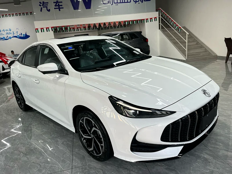 MG5 الفاخرة 2025 1.5T بيضاء63177100349441111