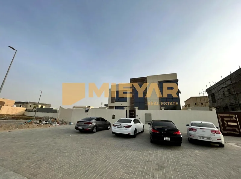 فيلا فاخرة - موقع متميز - جديدة بالكامل - تصميم حديث62937619188098112