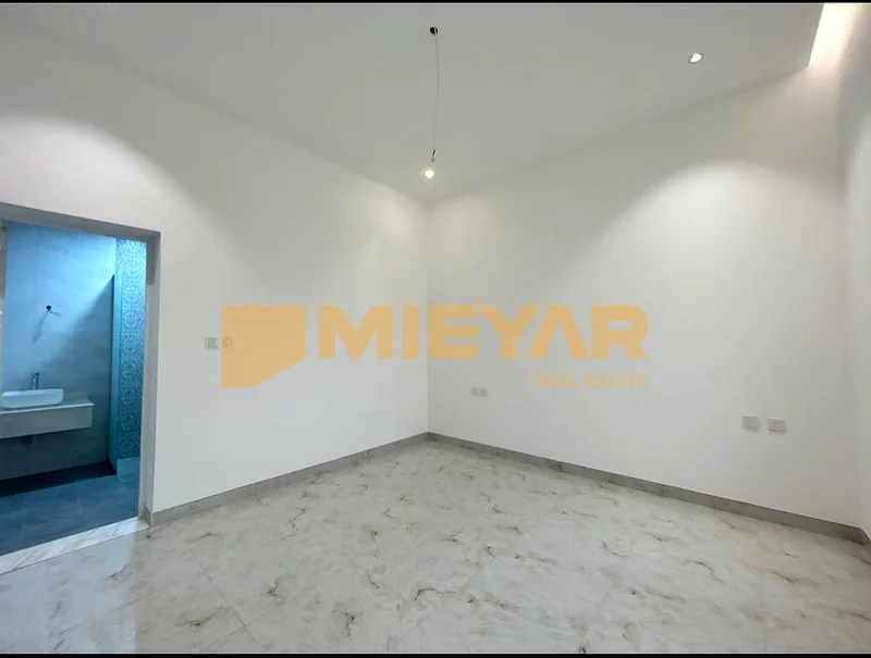 فيلا فاخرة - موقع متميز - جديدة بالكامل - تصميم حديث62937619188098114