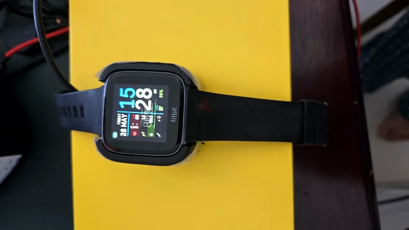 Fitbit Versa Special Edition Watch - Excellent Condition and Perfect for Fitness Enthusiasts!632629404035871116