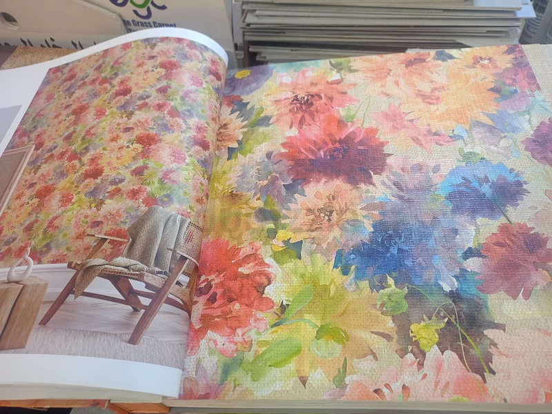 Wallpaper installation632173356542751125