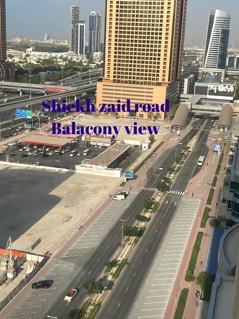 “All-Inclusive 3-Person Room with Sheikh Zayed Road Views – Live Near the Metro!”63797914057987112