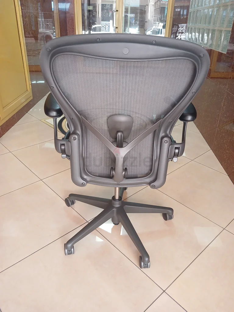 Selling My Herman Miller Aeron Remastered Graphite Chair Size C - Comfort Meets Style!63179388316418111