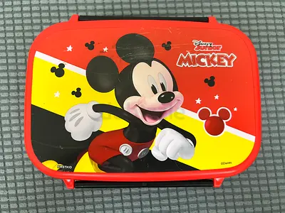 Disney Junior Mickey Mouse Lunch Box with Container, Clip Lock, 18 x 14 x 6 cm