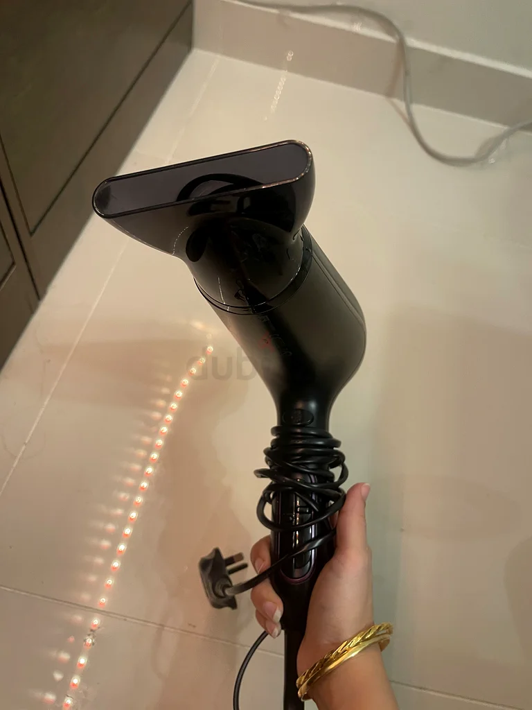 Compact and Powerful Hair Dryer for Effortless Styling63243682777218112