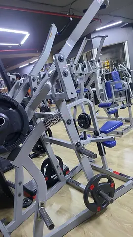 Hammer Strength, ISO-Lateral Wide Pull Down - AED 7000