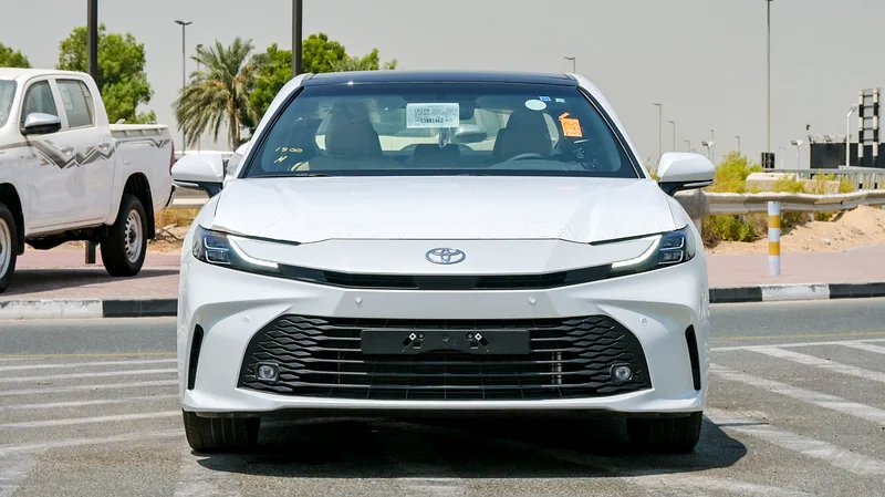 تويوتا كامري LE هجين 2.5 لتر، بانوراما - 2025 (للتصدير)63167561073794111