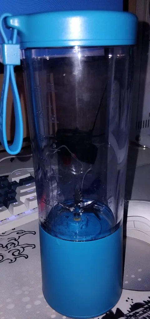 Portable Rechargeable Blender - Your Smoothie Companion!