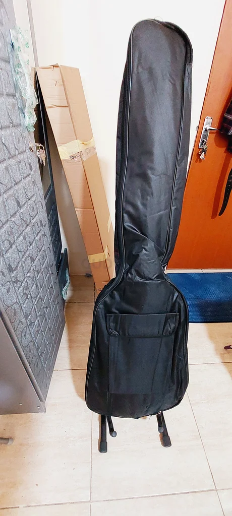 بيس كهربائي مع مكبر صوت (ميكروفون) للبيع63227276158977111