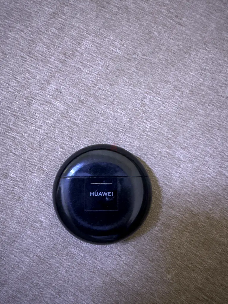 Huawei Wireless Charging Pad - Perfect for Your Tech Needs!