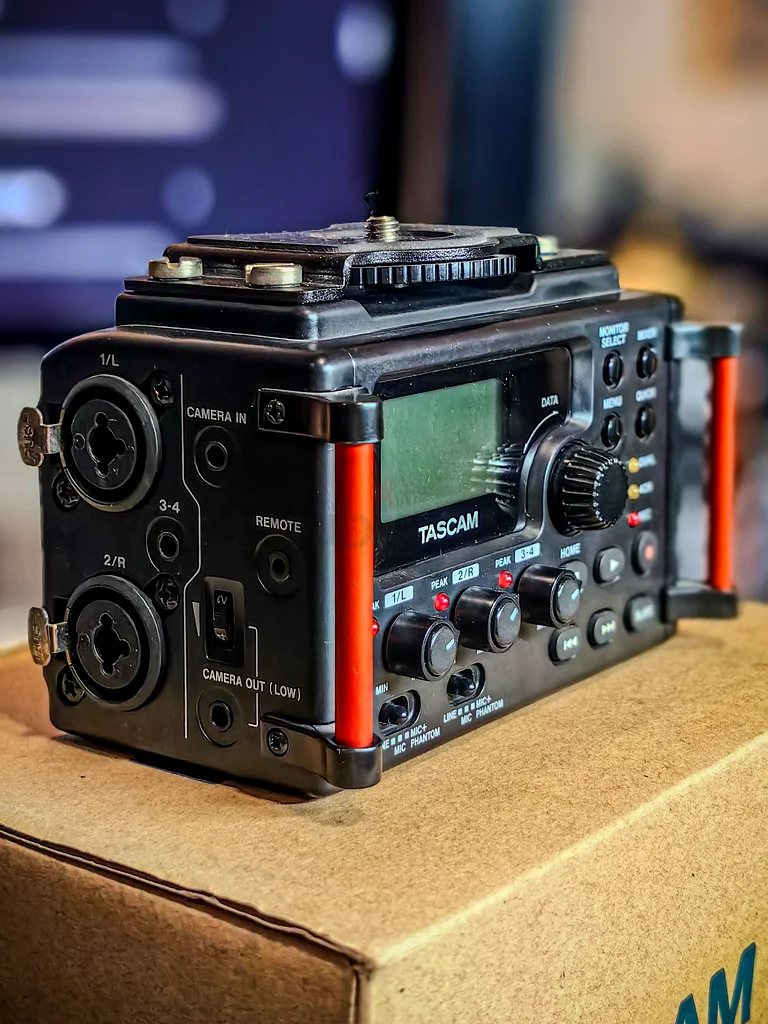 مسجل صوتي محمول من TASCAM بـ 4 قنوات لصانعي أفلام DSLR - مسجل صوتي مثالي للمبدعين!63206383807361112