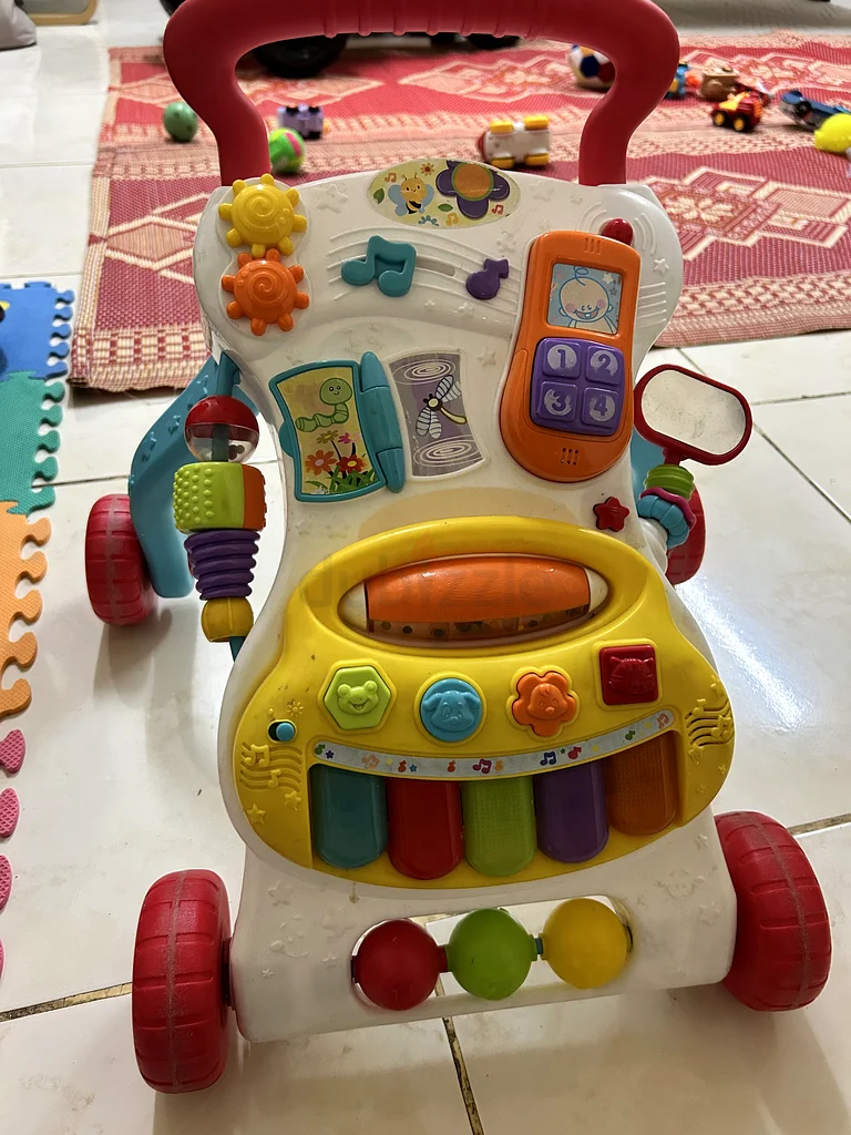 Baby walker63204254404355112