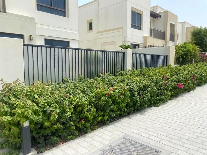 قم بتغطية بوابة حديقتك بلوحة أكريليك لضمان الخصوصية أيضًا632223467886091120