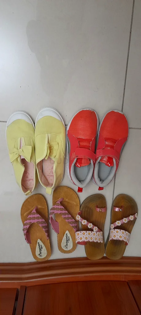 8 pairs of shoes for a girl 32-34 size63238586415234112