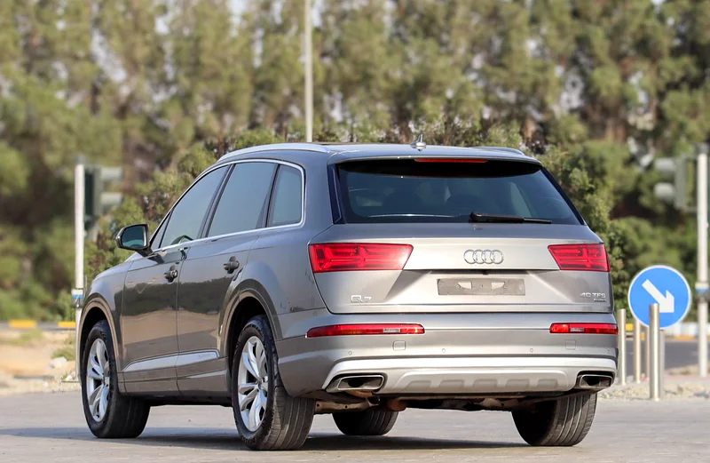 Audi Q7 40 TFSI quattro 2017 V4  GCC, accident-free in excellent condition service history from Audi63178402600193113