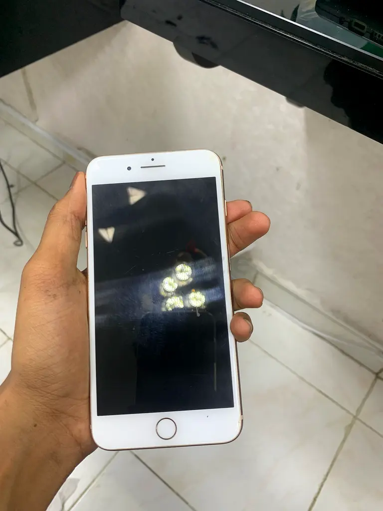 iPhone 8 plus63214425865859110