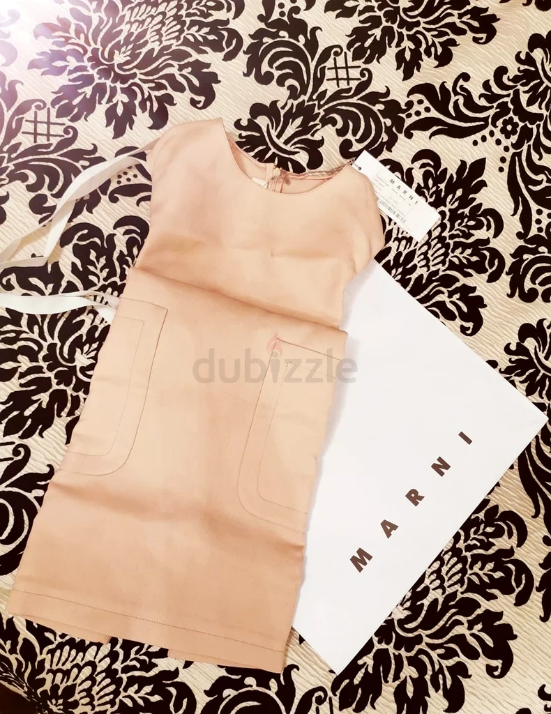 فستان مارني. الحجم XS63238584856834112