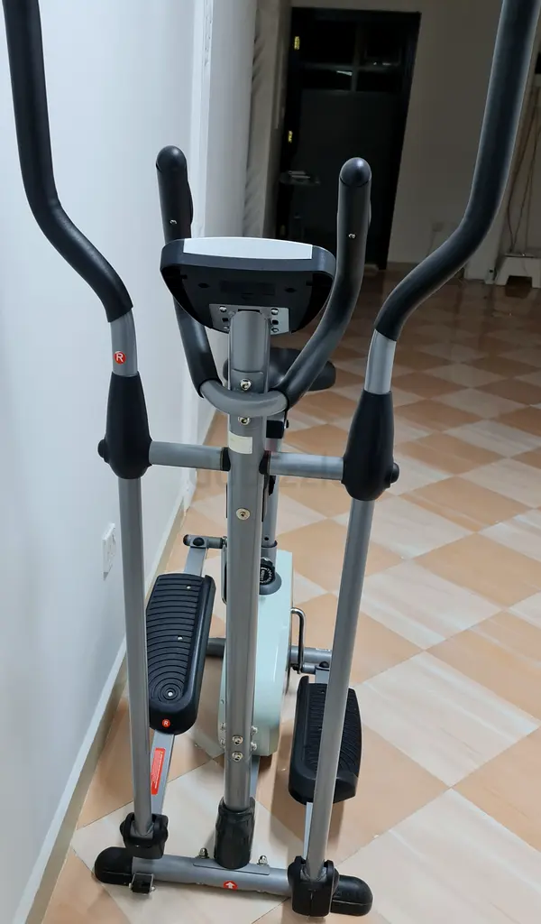 Upgrade Your Fitness Routine with This Sleek Cross Trainer!