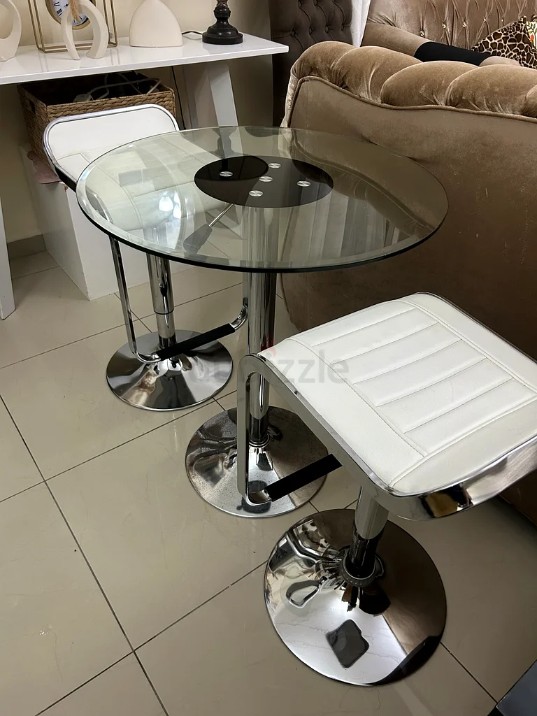 High Table with Chairs63220323223811111