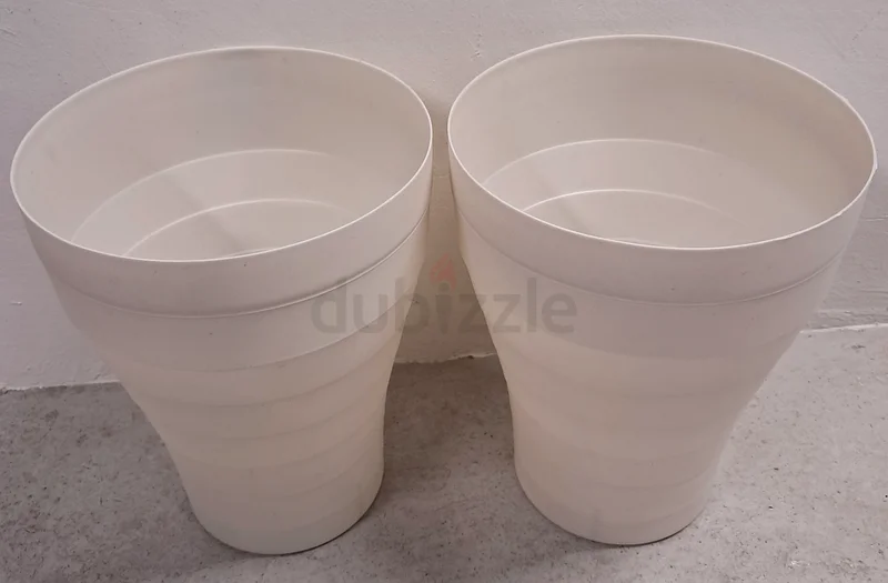 Stylish White Planters - Perfect for Indoor and Outdoor Use632208283910421122