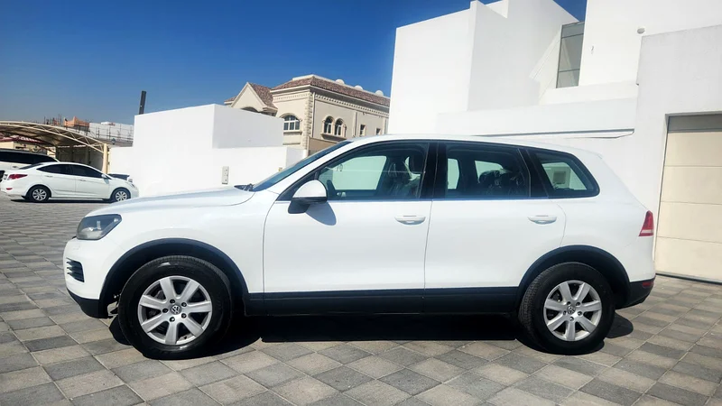 2013-Volkswagen Touareg -Excellent Condition63158341833602112