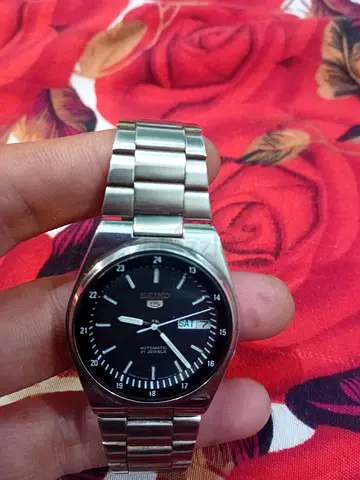 Seiko Automatic Watch - Perfect for Everyday Wear!