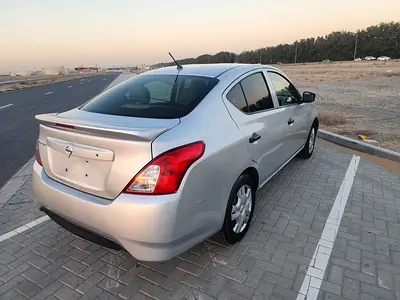 2018 Nissan VERSA 照片 6