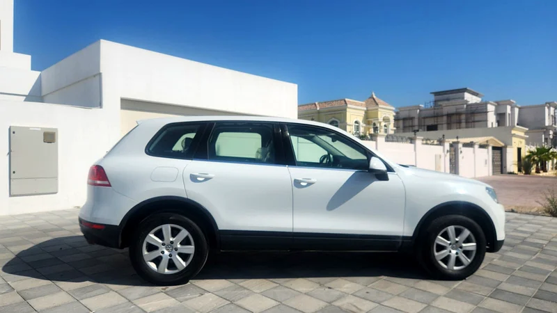 2013-Volkswagen Touareg -Excellent Condition63158341833602113