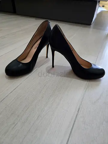 Comfortable leather high heels