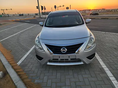 2018 Nissan VERSA 照片 2