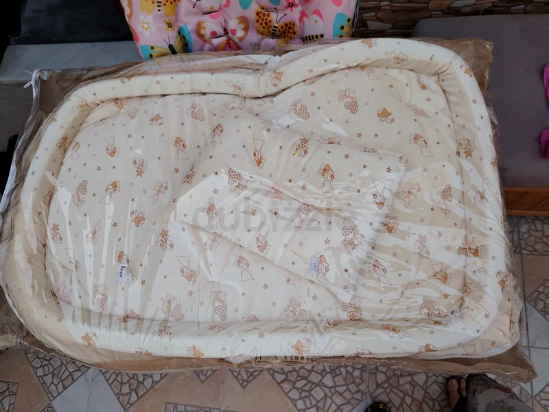 Baby bed with mosquito net63204273196418112
