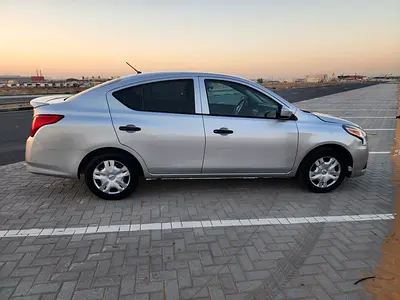 2018 Nissan VERSA 照片 5