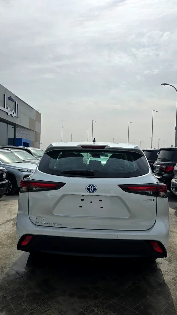 Abu Dhabi is a city of car rentals, Kingdom showroom63158340866947112