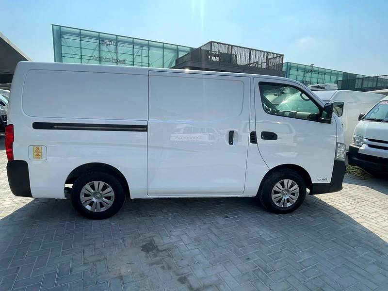 2022 Nissan Urvan Cargo Automatic63157885340290114