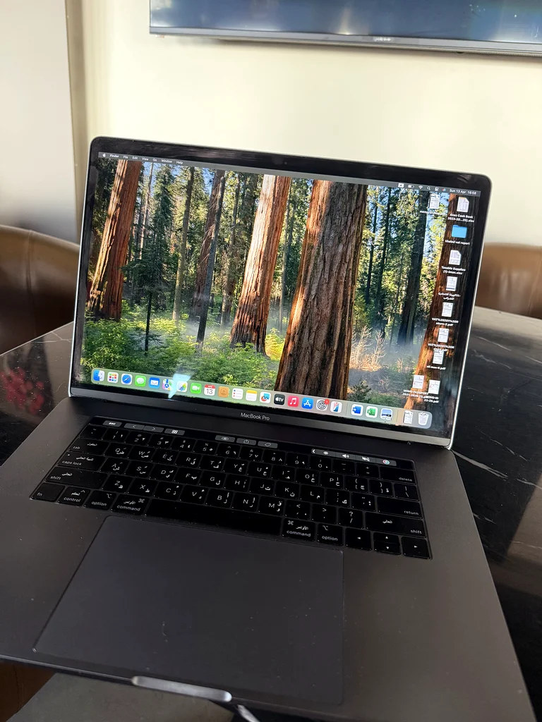 Sleek MacBook: Perfect for Work and Play!63256603727362113
