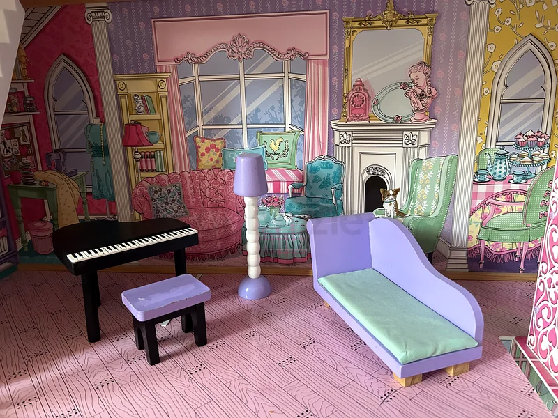 Doll house for sale63194599192577113