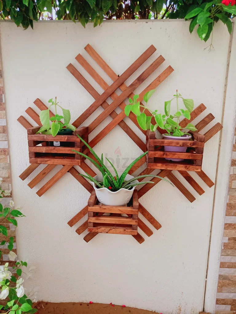 Charming Wooden Wall Planter with Succulent Display63220322247554110