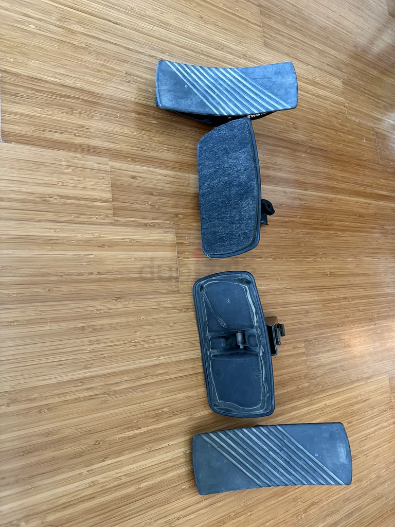 Thule Glide and Set Kayak Saddle Carrier632346082780191112